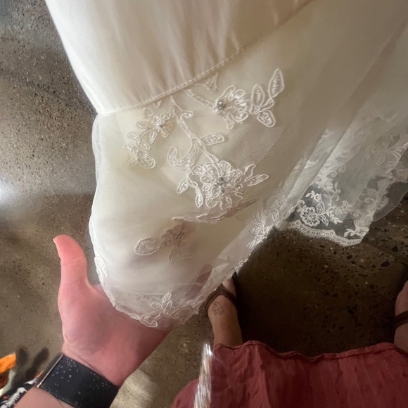 Jasmine Asymmetrical White wedding dress - Picture 6 of 12